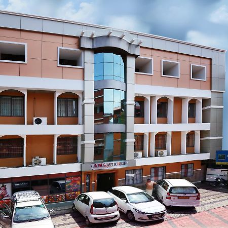 Hotel Anandkrishna Residency Guruvāyūr Esterno foto