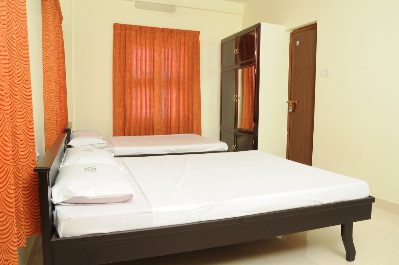 Hotel Anandkrishna Residency Guruvāyūr Esterno foto