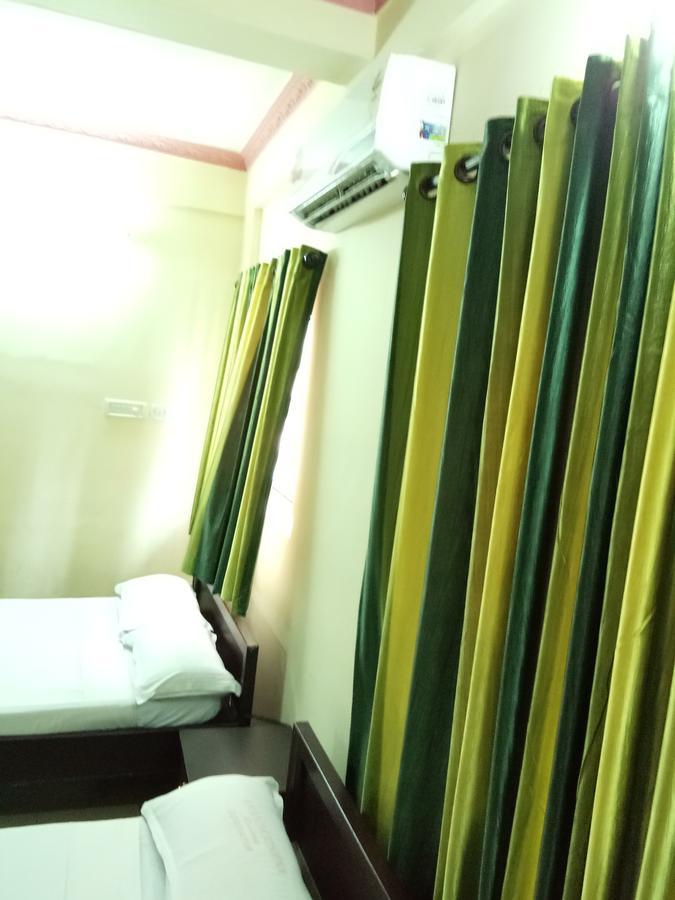 Hotel Anandkrishna Residency Guruvāyūr Esterno foto