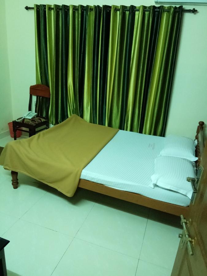 Hotel Anandkrishna Residency Guruvāyūr Esterno foto